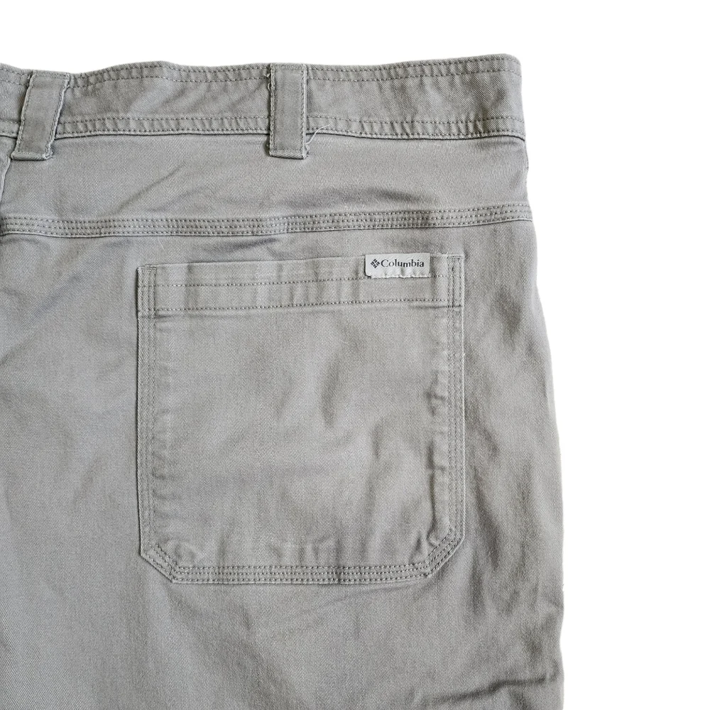Columbia Cargo Grey Shorts - 40 Waist